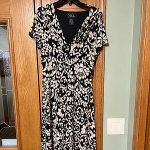 SL Fashions Vneck dress. Size 16. Black and cream